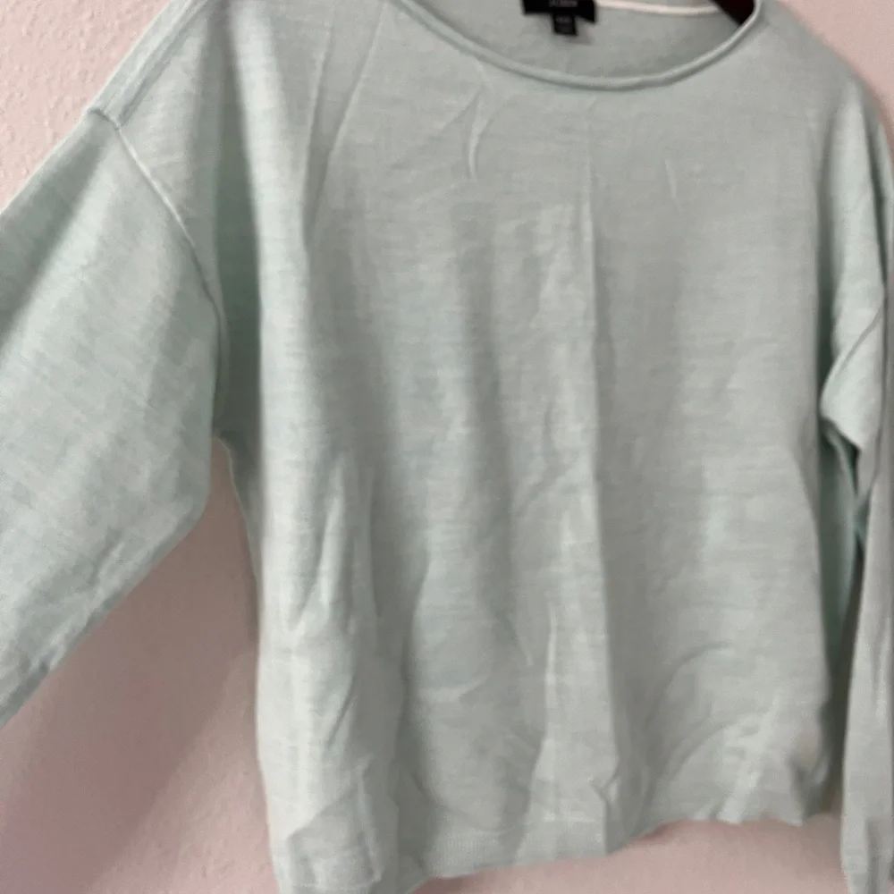 NWOT J.Crew Light weight Knit Sweater